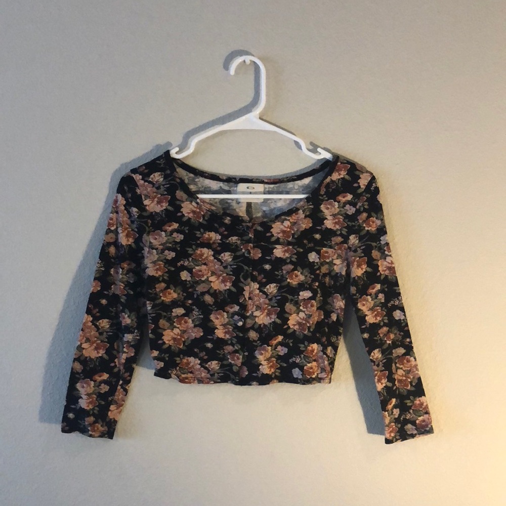 Long-Sleeve Flower Crop Top